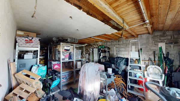 Maison familiale 226m2 avec piscine ? 6 chambres entre LONS-LE-SAUNIER et LOUHANS et ses 157 arcades à 3 minutes de l'autoroute A39