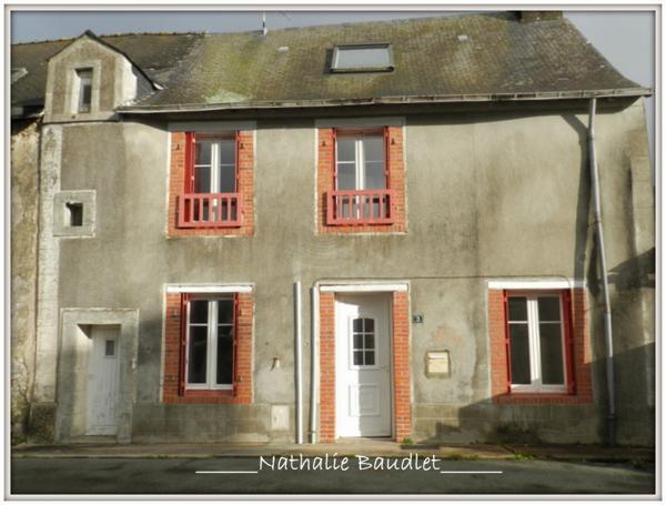 Saint-Georges-le-Fléchard (53480) Maison 5 pièces, cour, garage et terrain