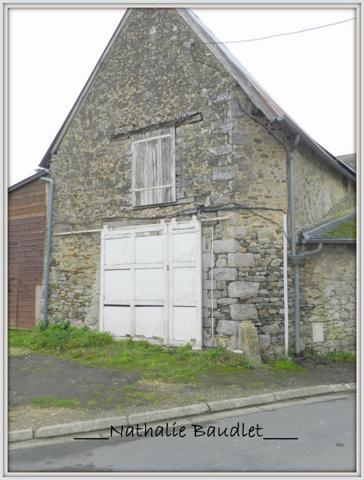 Saint-Georges-le-Fléchard (53480) Maison 5 pièces, cour, garage et terrain
