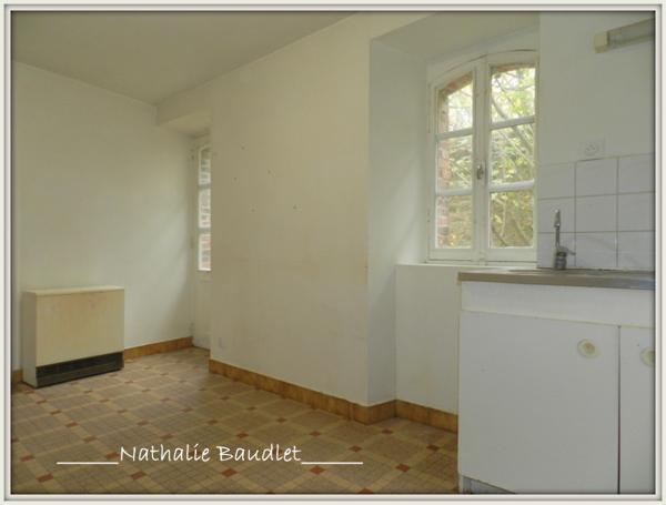 Saint-Georges-le-Fléchard (53480) Maison 5 pièces, cour, garage et terrain