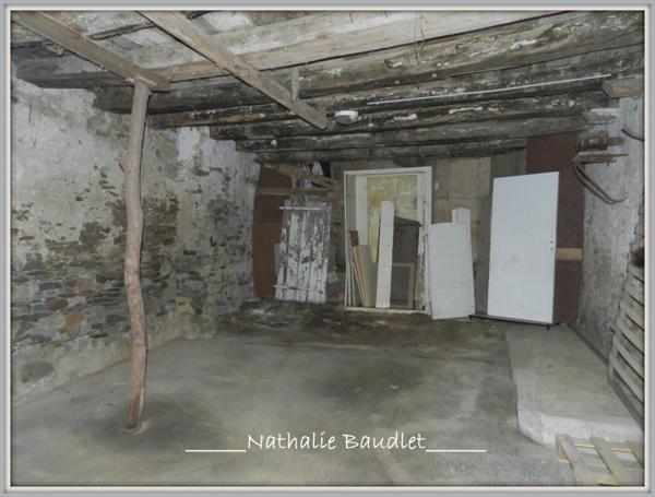 Saint-Georges-le-Fléchard (53480) Maison 5 pièces, cour, garage et terrain