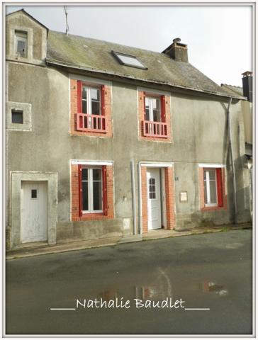 Saint-Georges-le-Fléchard (53480) Maison 5 pièces, cour, garage et terrain