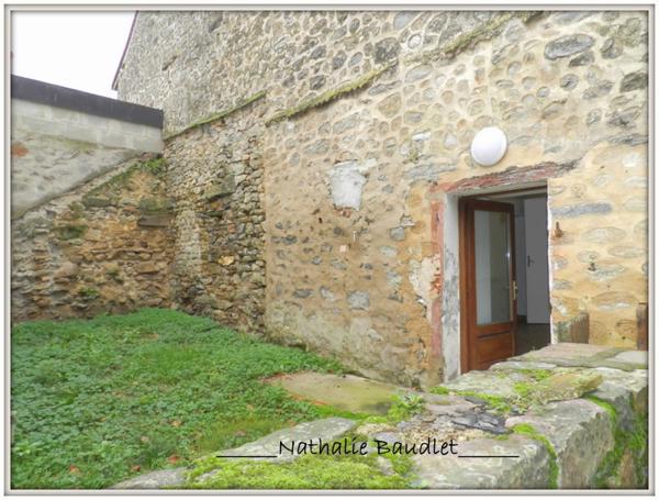 Saint-Georges-le-Fléchard (53480) Maison 5 pièces, cour, garage et terrain