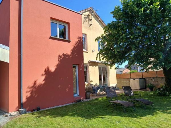 Maison familiale 5 chambres au cur du bourg des Landes-Génusson