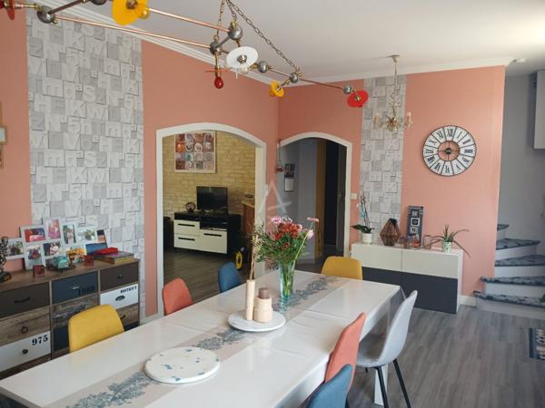 Maison familiale 5 chambres au cur du bourg des Landes-Génusson