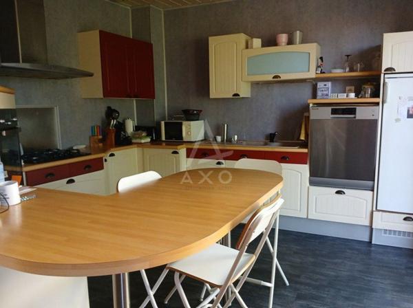 Maison familiale 5 chambres au cur du bourg des Landes-Génusson