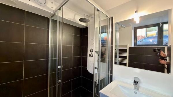 LOFT TRIPLEX 3 CHAMBRES + TERRASSE + 2 GARAGES – TOURCOING CENTRE