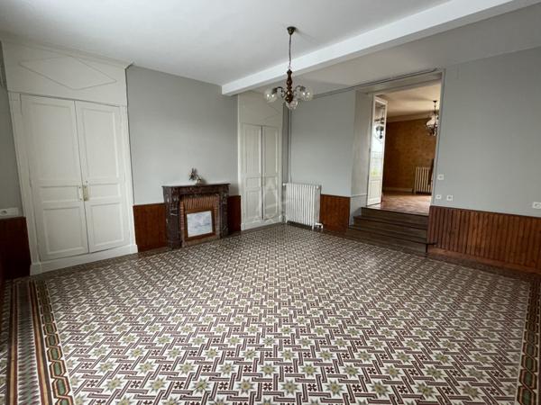 MAISON DE VILLE/ JARDIN/ GARAGE