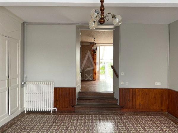 MAISON DE VILLE/ JARDIN/ GARAGE