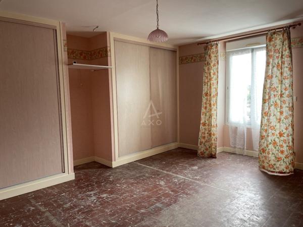 MAISON DE VILLE/ JARDIN/ GARAGE