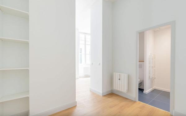 Studio en Pierre Entièrement Rénové avec Cave - Centre de Bordeaux