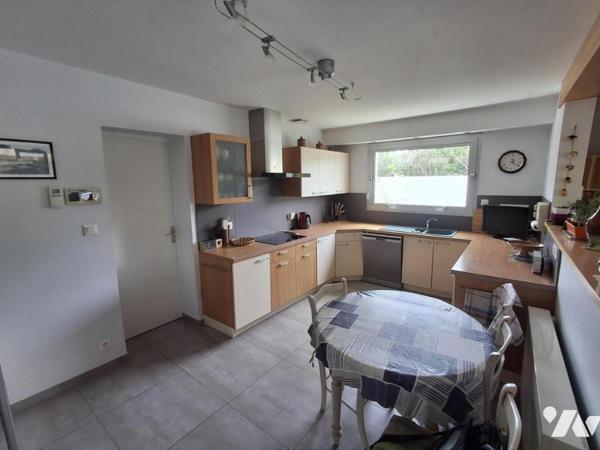 Saint Jean de Monts, maison de type 5 de 150 m2 garage et dépendances sru 1450 m2 de terrain.