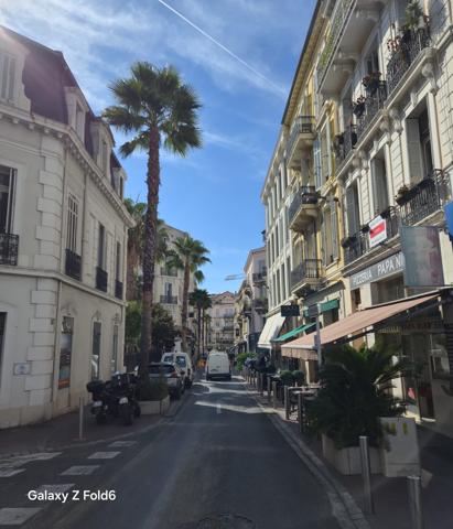 Cannes Banane : Fond de commerce restaurant à rénover (licence IV), terrasse et jardin