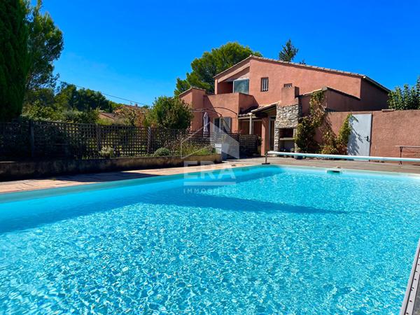 Maison familiale au calme, avec potentiel unique à Pernes