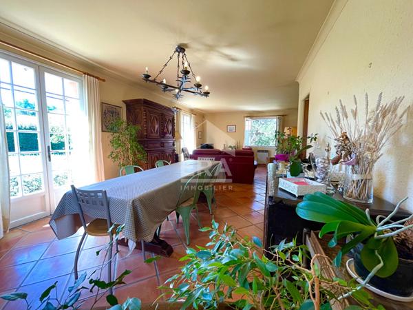 Maison familiale au calme, avec potentiel unique à Pernes