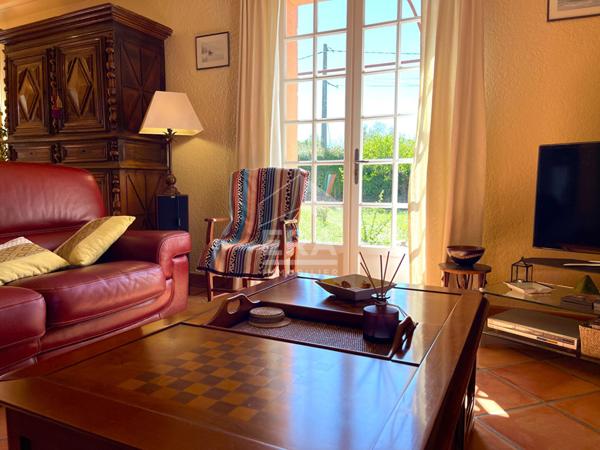 Maison familiale au calme, avec potentiel unique à Pernes