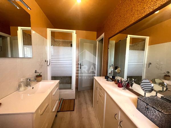 Maison familiale au calme, avec potentiel unique à Pernes