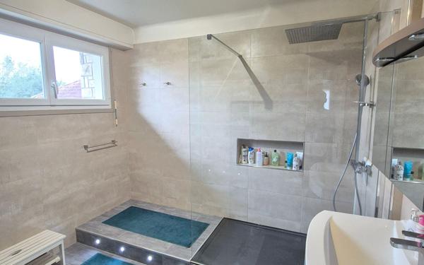 Maison à vendre    7 pièces •  Ygos-Saint-Saturnin