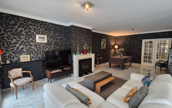 Maison à vendre    7 pièces •  Ygos-Saint-Saturnin