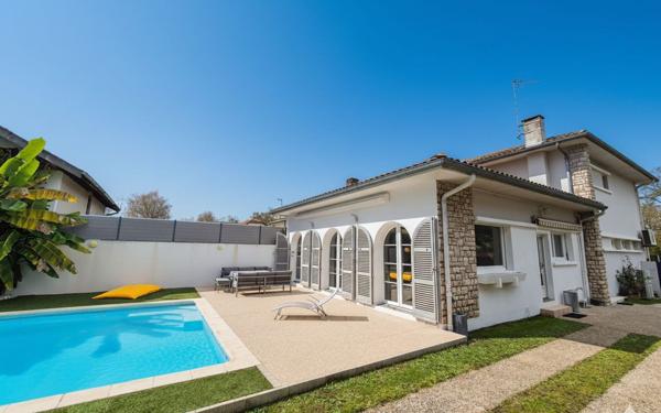 Maison à vendre    7 pièces •  Ygos-Saint-Saturnin