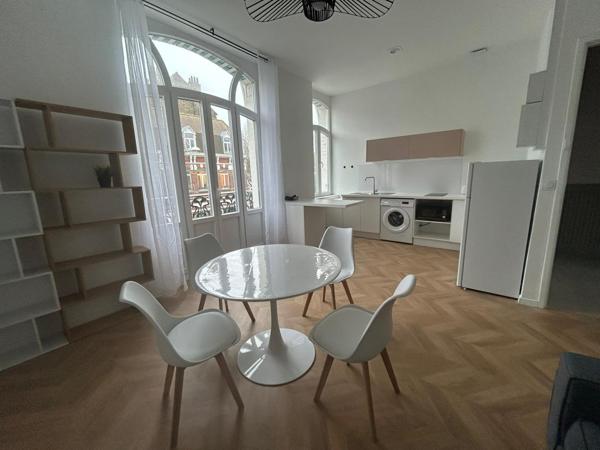 Appartement
                                                                                                                                                                                                                                                                                                                        2 pièce(s)                                                                                                                                                                                                          1 chambre(s)                                                                                                                                                                                                          40  m²