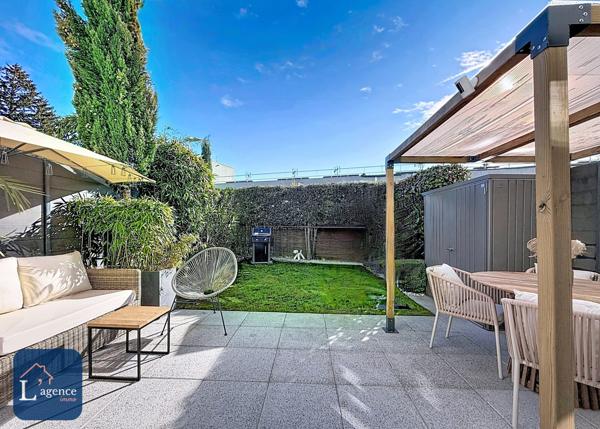 Maison mitoyenne T4 Jardin arboré et intimiste 2 stationnements Saint-Jean-de-Gonville 01630