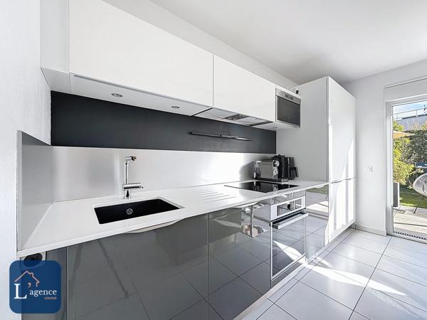 Maison mitoyenne T4 Jardin arboré et intimiste 2 stationnements Saint-Jean-de-Gonville 01630