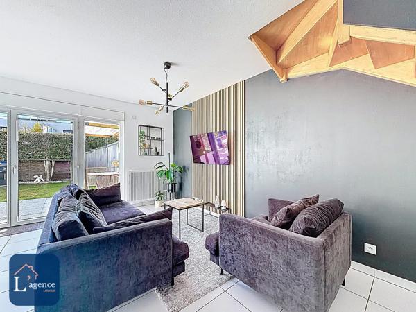 Maison mitoyenne T4 Jardin arboré et intimiste 2 stationnements Saint-Jean-de-Gonville 01630