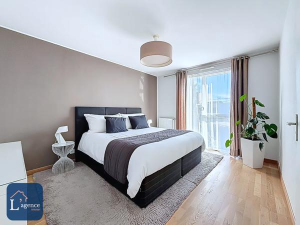 Maison mitoyenne T4 Jardin arboré et intimiste 2 stationnements Saint-Jean-de-Gonville 01630