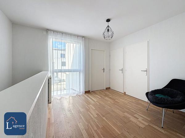 Maison mitoyenne T4 Jardin arboré et intimiste 2 stationnements Saint-Jean-de-Gonville 01630