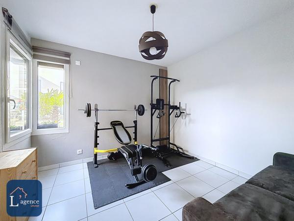 Maison mitoyenne T4 Jardin arboré et intimiste 2 stationnements Saint-Jean-de-Gonville 01630