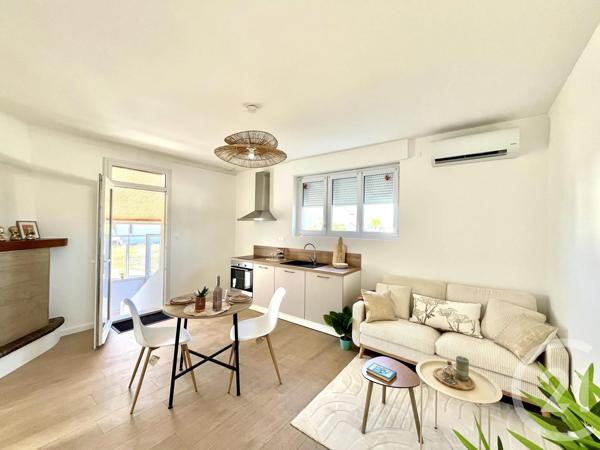 Maison à vendre  4 pièces - 59 m 2   CHALLANS  - 85