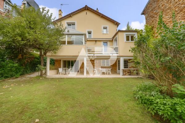 SEVRES CROIX BOSSET- MAISON FAMILIALE €1 245 000 ** - Référence 554-S