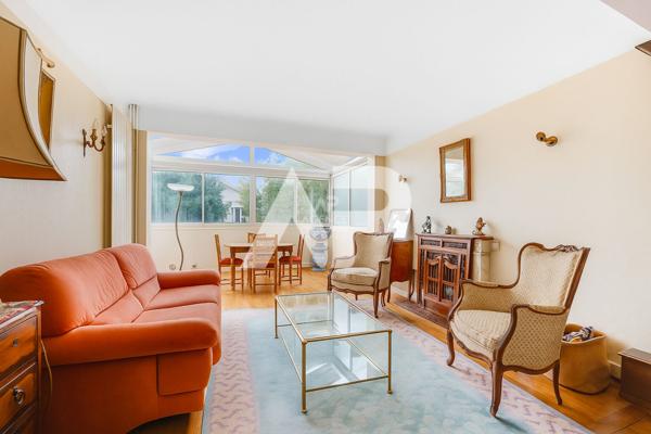 SEVRES CROIX BOSSET- MAISON FAMILIALE €1 245 000 ** - Référence 554-S