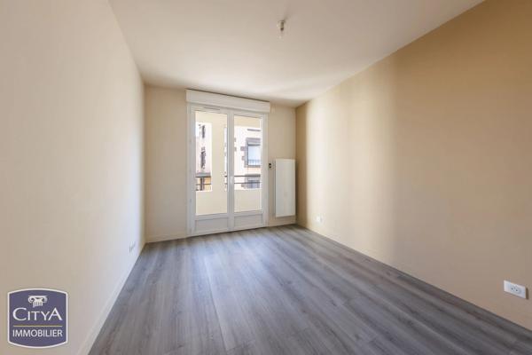 Immeuble à vendre 75.61m² Cébazat (63118)