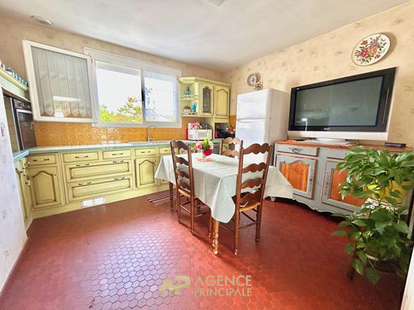 Maison Périgny centre ? 3 chambres - 90 m² + 40 m² aménageables - Terrain 574 m² €367 500 ** - Référence MR717