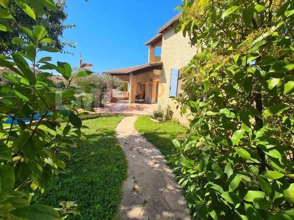 4 Chambres, Piscine, Pool House, Dépendance, 2 Garages, Cave