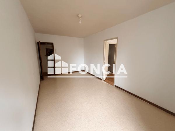 Location Appartement 2 pièces 37.9 m² - 139 RUE SAUMUROISE Angers 49000