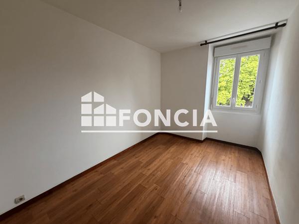 Location Appartement 2 pièces 37.9 m² - 139 RUE SAUMUROISE Angers 49000
