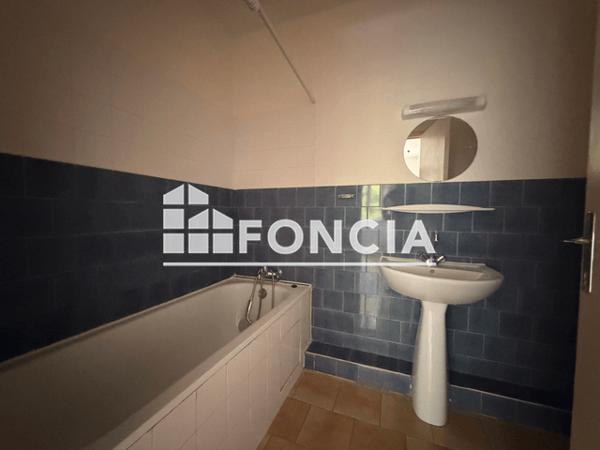 Location Appartement 2 pièces 37.9 m² - 139 RUE SAUMUROISE Angers 49000