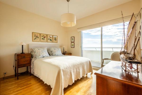 06500 - MENTON - VILLA DUPLEX - 5 PIECES - 140 m2 - GARAVAN - DERNIER ETAGE - VUE PANORAMIQUE MER - JARDIN - TERRASSES - PISCINE