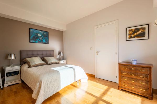 06500 - MENTON - VILLA DUPLEX - 5 PIECES - 140 m2 - GARAVAN - DERNIER ETAGE - VUE PANORAMIQUE MER - JARDIN - TERRASSES - PISCINE