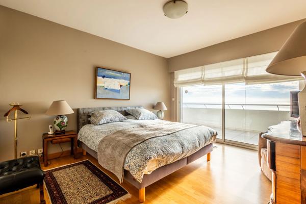 06500 - MENTON - VILLA DUPLEX - 5 PIECES - 140 m2 - GARAVAN - DERNIER ETAGE - VUE PANORAMIQUE MER - JARDIN - TERRASSES - PISCINE