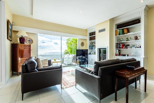 06500 - MENTON - VILLA DUPLEX - 5 PIECES - 140 m2 - GARAVAN - DERNIER ETAGE - VUE PANORAMIQUE MER - JARDIN - TERRASSES - PISCINE