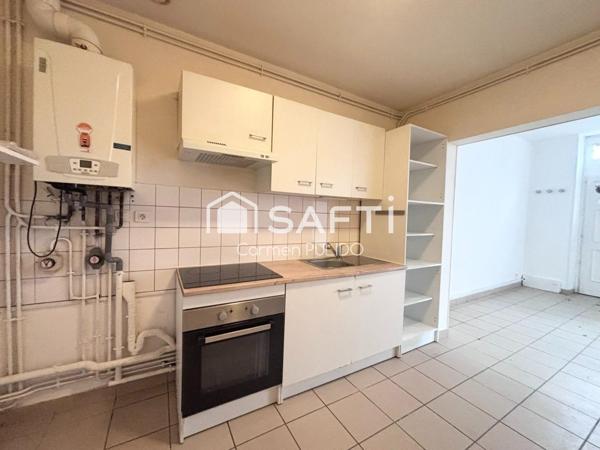 Appartement de type T4  en rez-de-chaussée : proche de toutes les commodités à pieds.