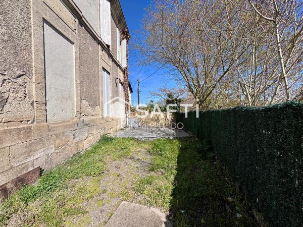 Appartement de type T4  en rez-de-chaussée : proche de toutes les commodités à pieds.