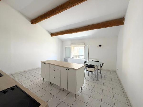 Appartement T3 rénové à vendre à SALON DE PROVENCE (13)