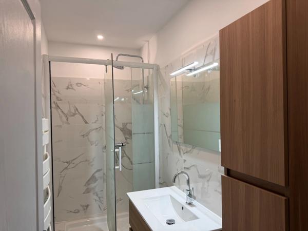 Appartement T3 rénové à vendre à SALON DE PROVENCE (13)