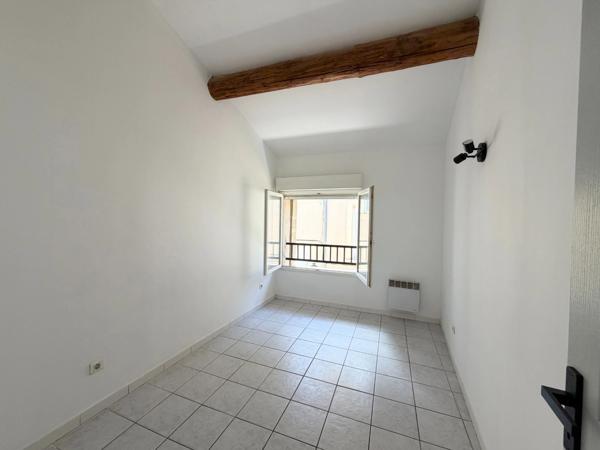 Appartement T3 rénové à vendre à SALON DE PROVENCE (13)