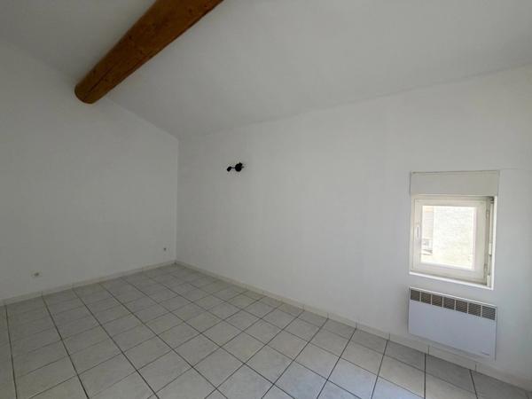 Appartement T3 rénové à vendre à SALON DE PROVENCE (13)